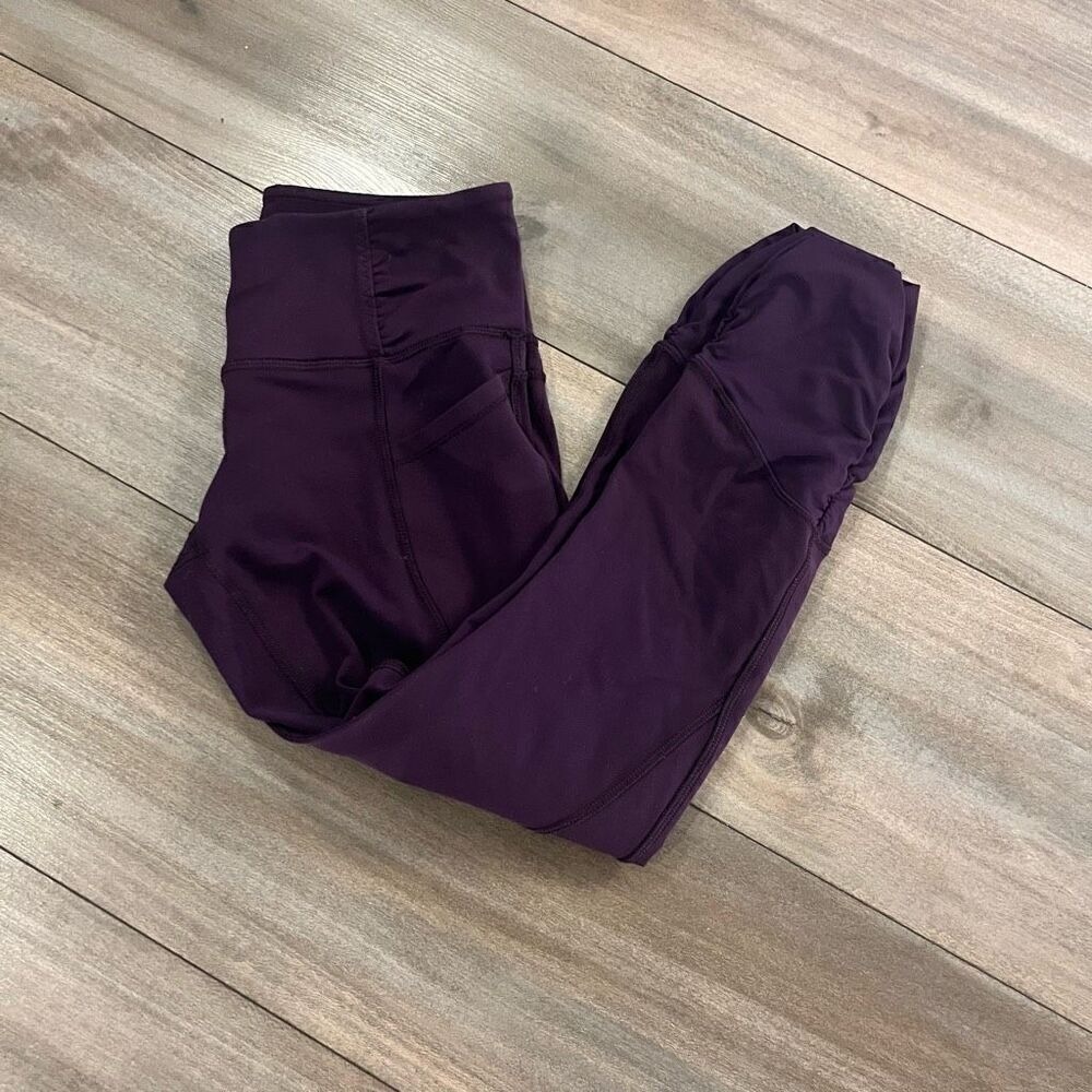 Lululemon‎ Purple Athletic Workout Cropped Leggings Women 4